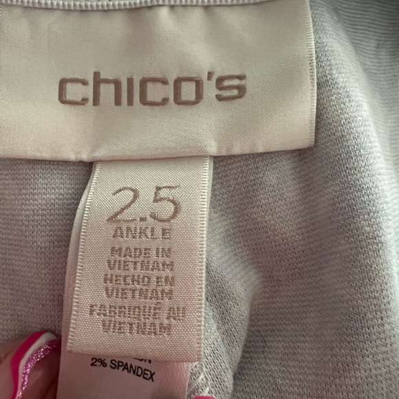 Chicos, black and white tapered ankle pants in Chico’s size 2.5 - Picture 11 of 14